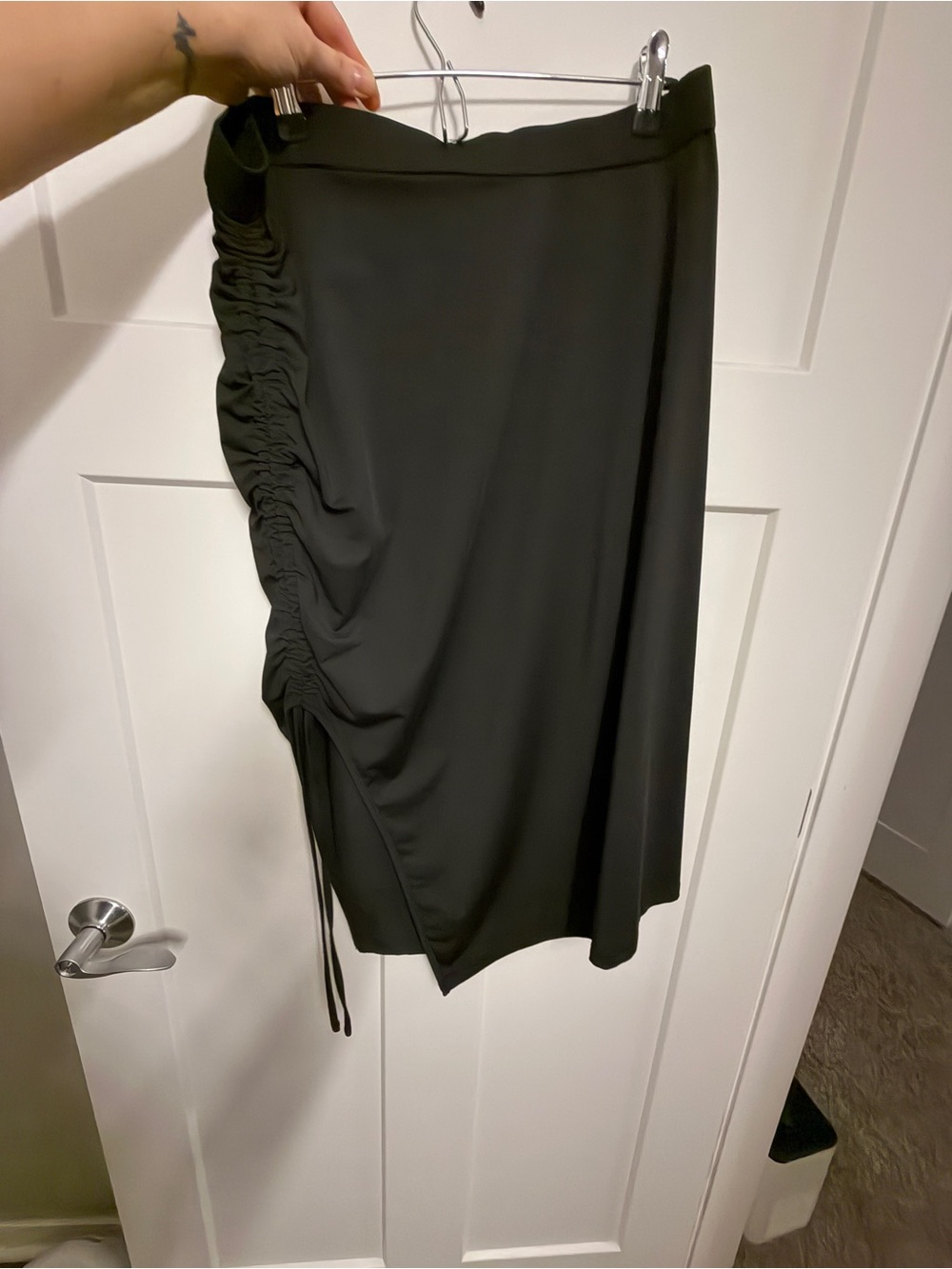 SHEIN Black Ruched Side Midi Skirt